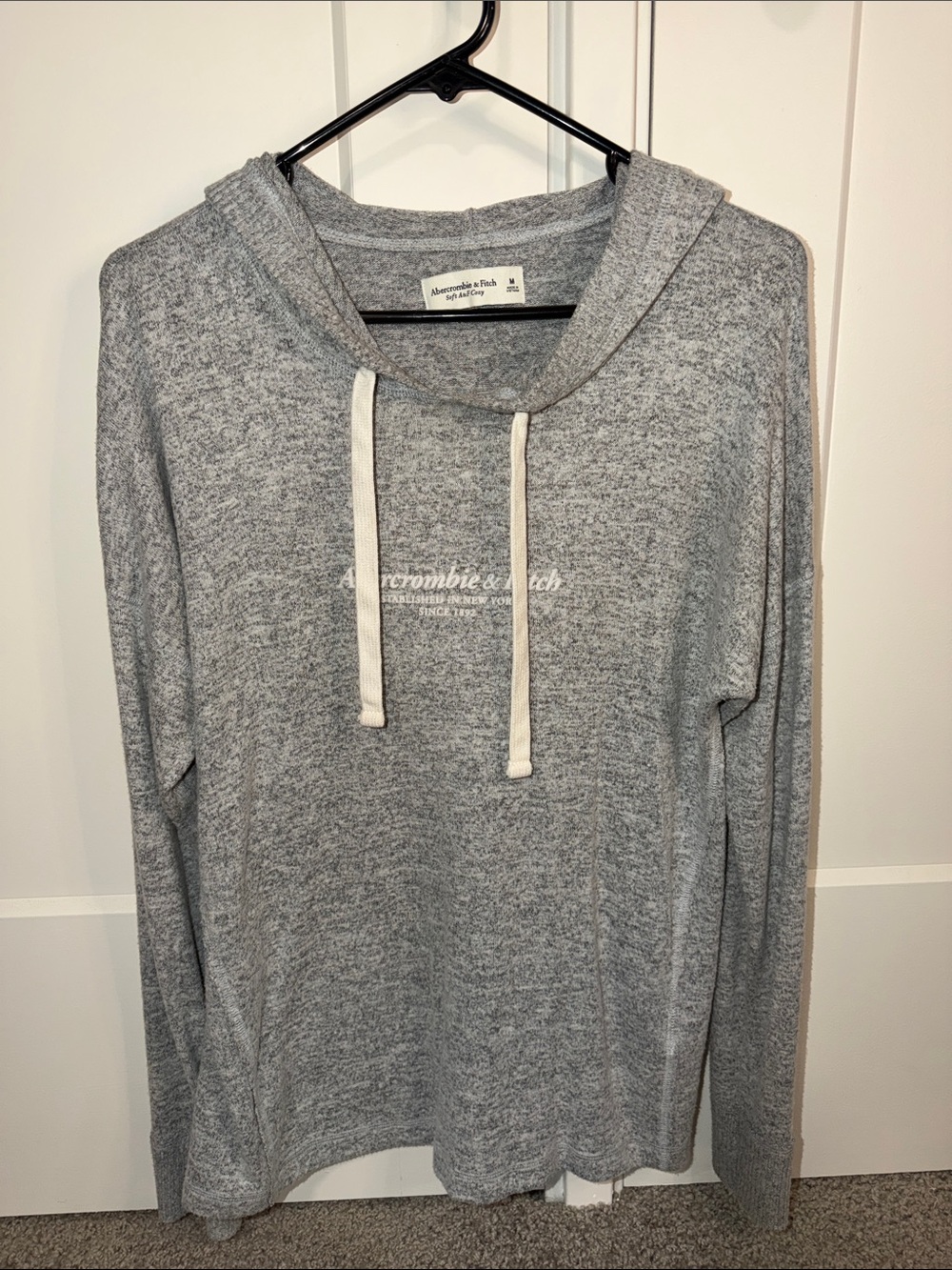 Abercrombie & Fitch Grey Pullover Hoodie Medium Soft & Cozy collection